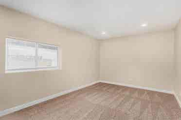 Large Master Room Close: ASU, Rail
