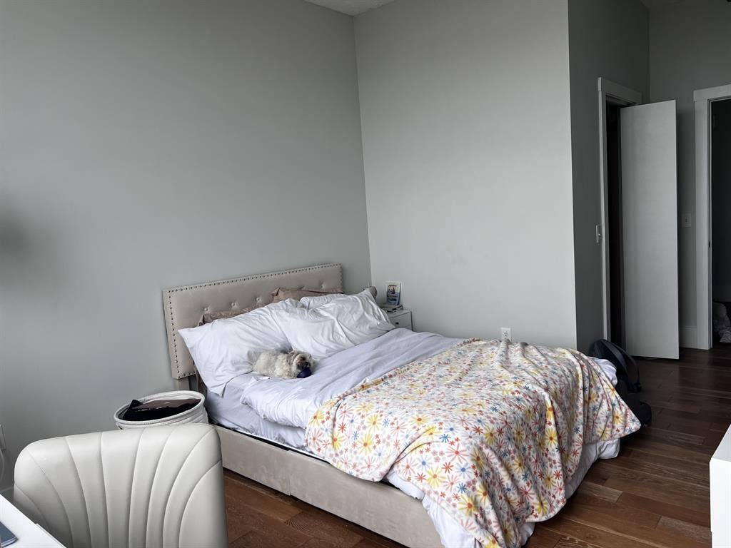 Master bedroom in Cast Iron Lofts