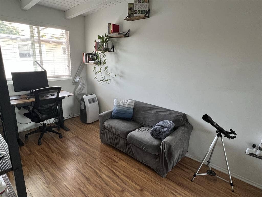 1 bedroom for rent in townhousee