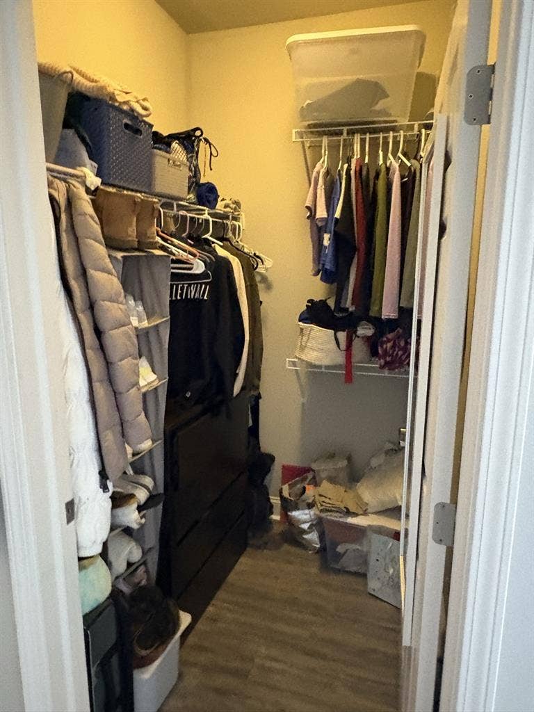 Bedroom/bathroom in an apartment