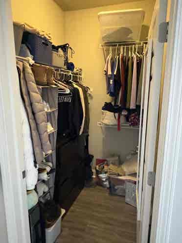 Bedroom/bathroom in an apartment