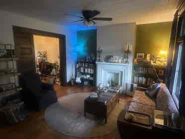 Room in Cozy, Creative Point Breeze