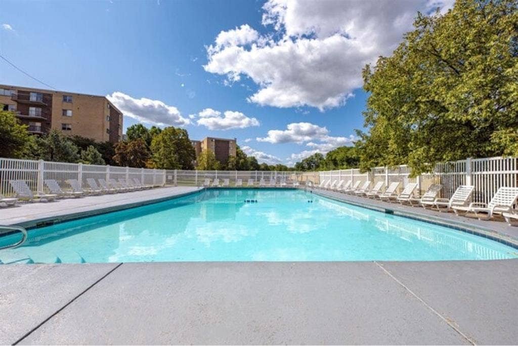 Room for rent! Great location