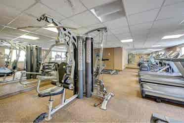 Room for rent! Great location