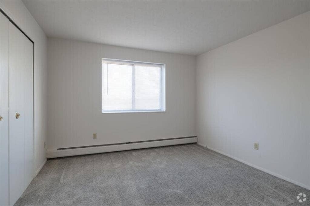 Room for rent! Great location