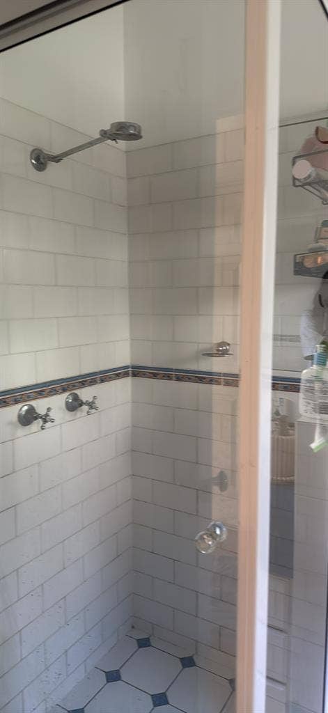 Room in Indooroopilly