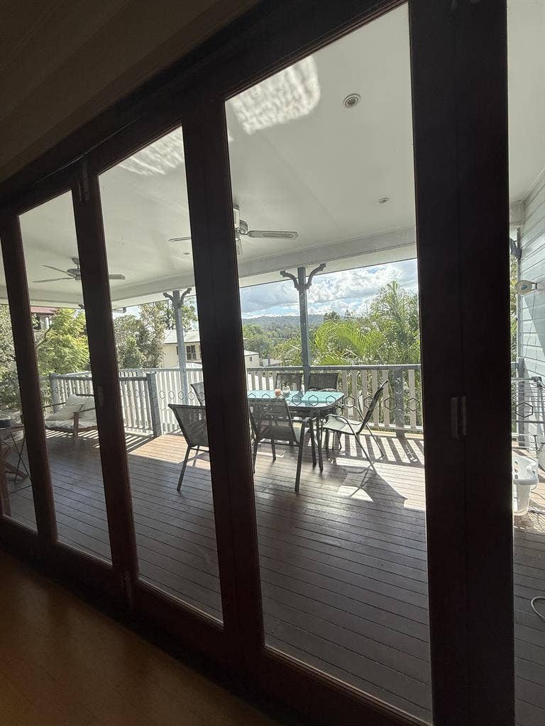 Room in Indooroopilly