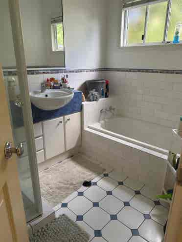 Room in Indooroopilly