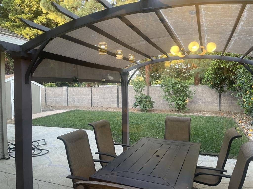 4 bedroom home with rooms for rent