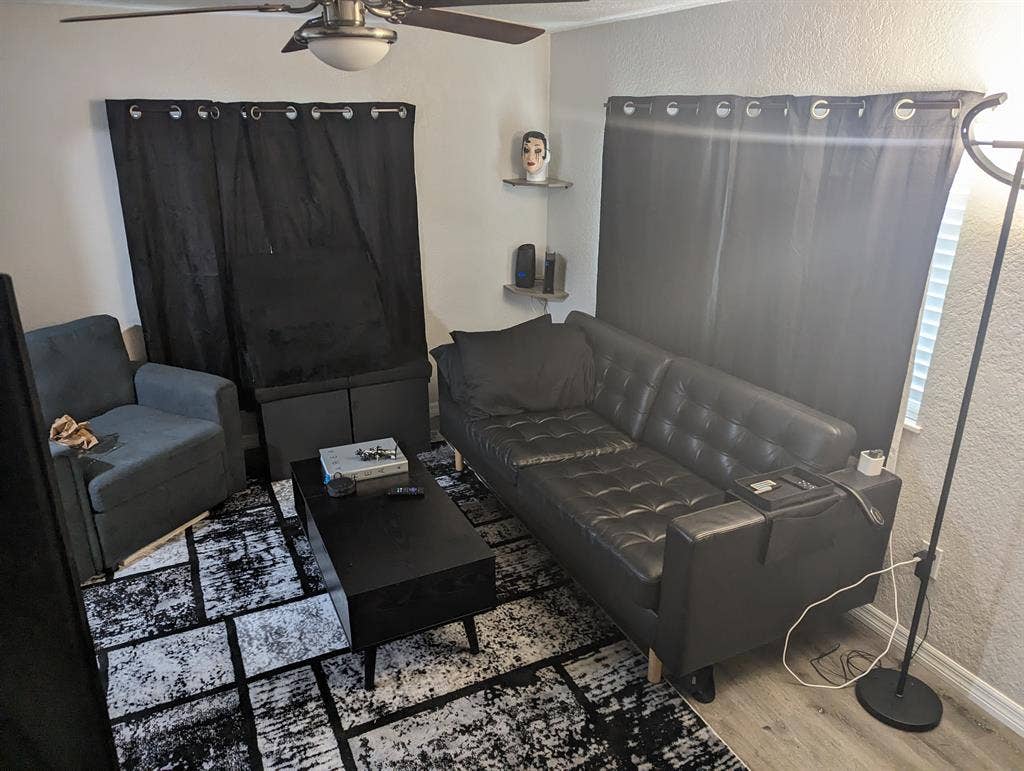 ROOM FOR RENT