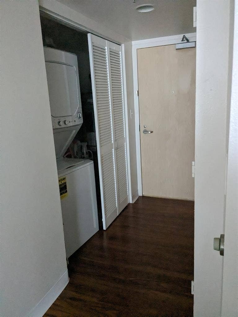 McCully/Makiki - move in June 1st