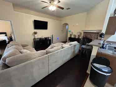 Entire house all utilities included