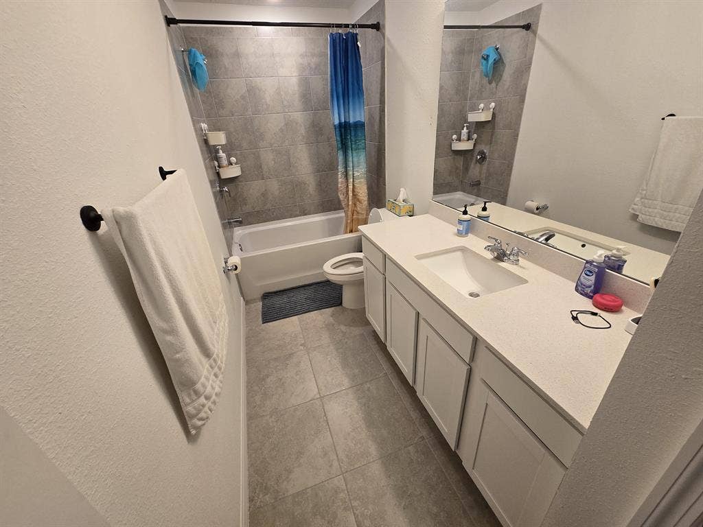 1 Furnished Bed Room Avaliable!