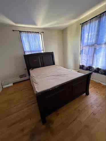 Huge Spacious Bedroom For Rent