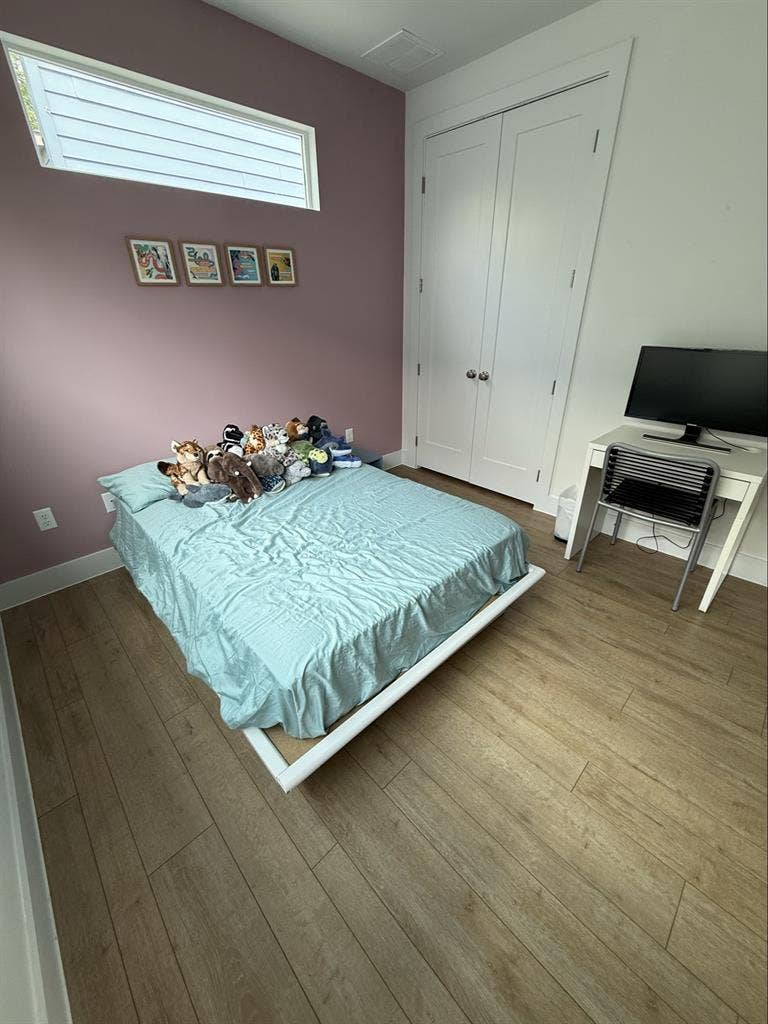 Room for rent in east Austin!