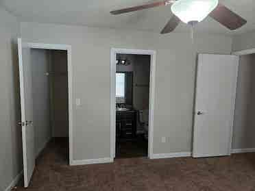 West Ashley Apartment - Move in now