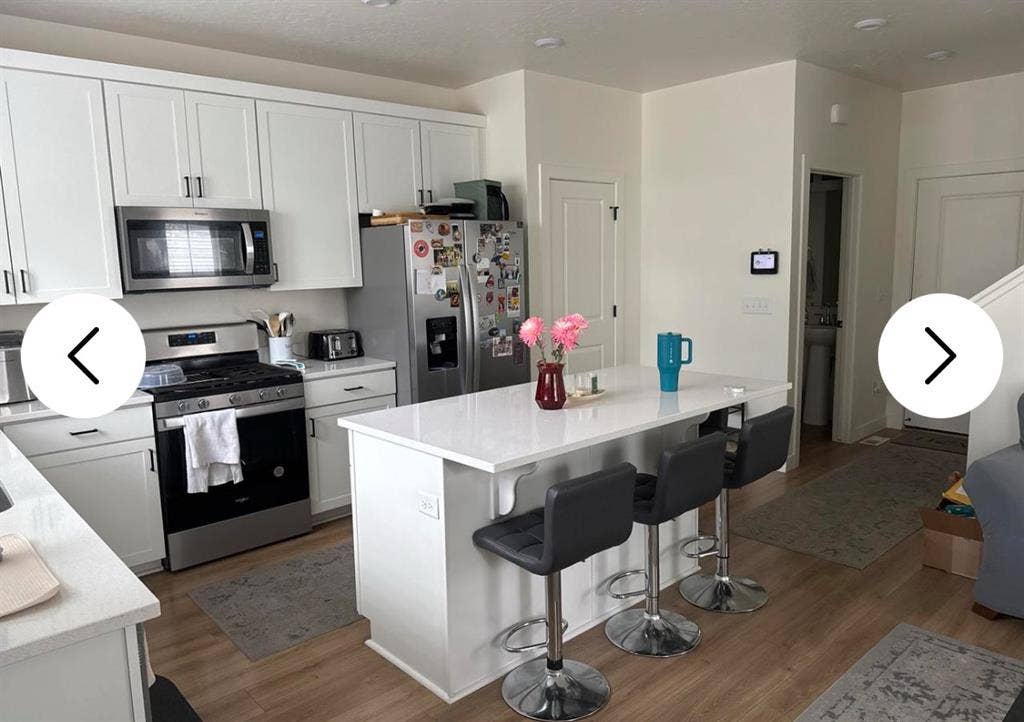 LOOKING TO SELL LEASE/SUBLET