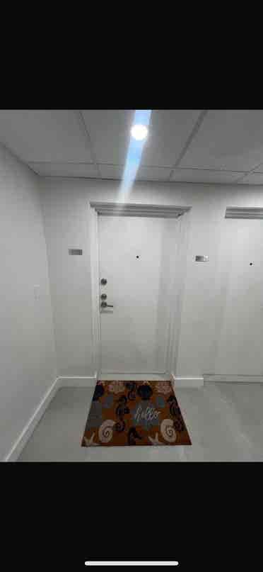 Room for Rent in Miami Beachh