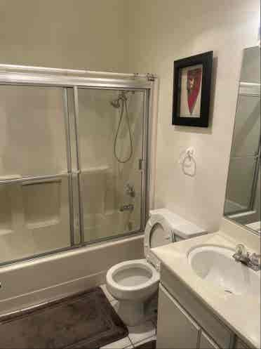 SHARE WHOLE CONDO