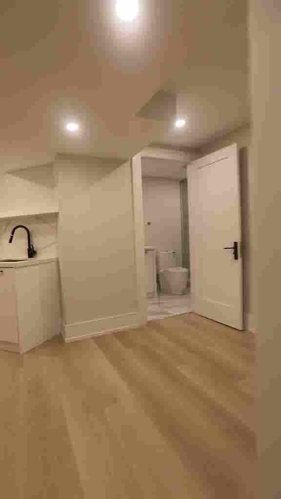 2Bds BSMT separate entrance