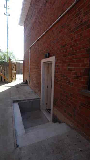 2Bds BSMT separate entrance