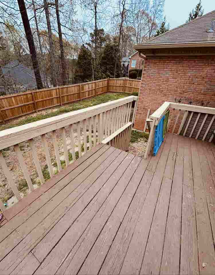 2 Roommates needed