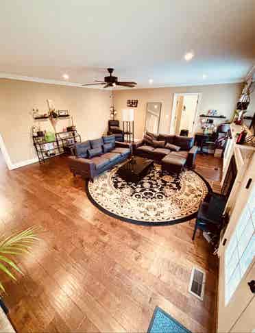 2 Roommates needed