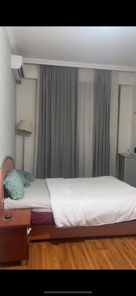 Looking for roommate