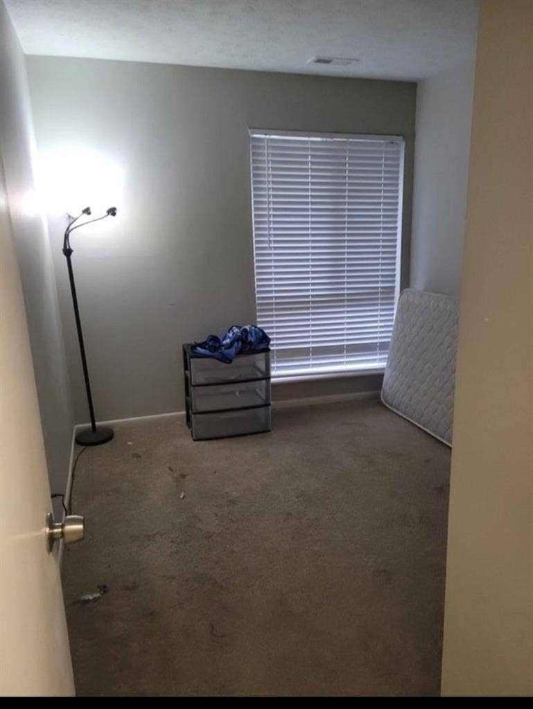 ROOM FOR RENT IN UP & COMING AREA