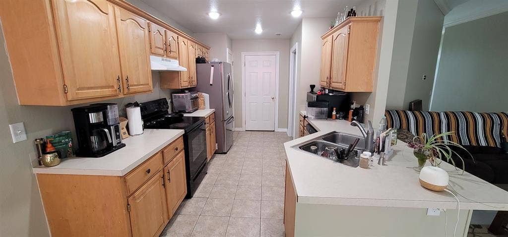 Room for rent in clean home
