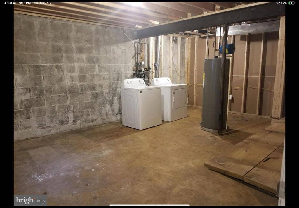 Room for rent in town home.
