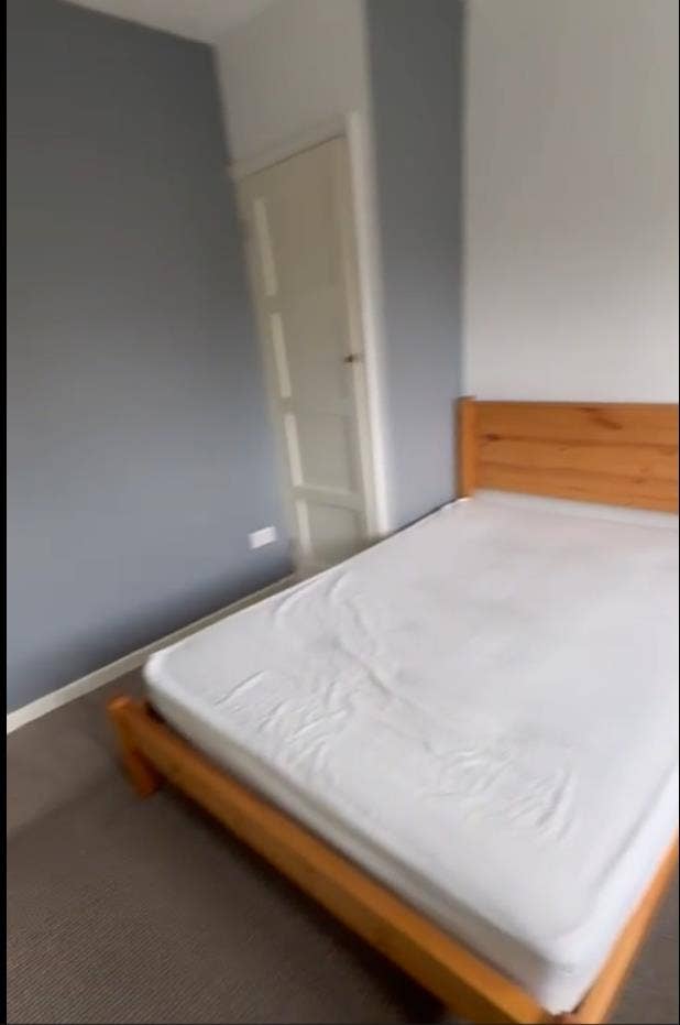 1 double bedroom near Littlemore