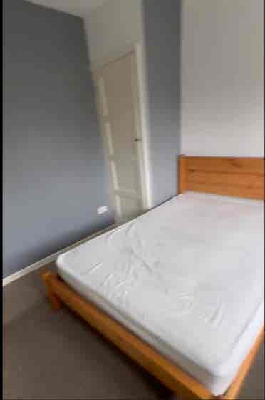 1 double bedroom near Littlemore