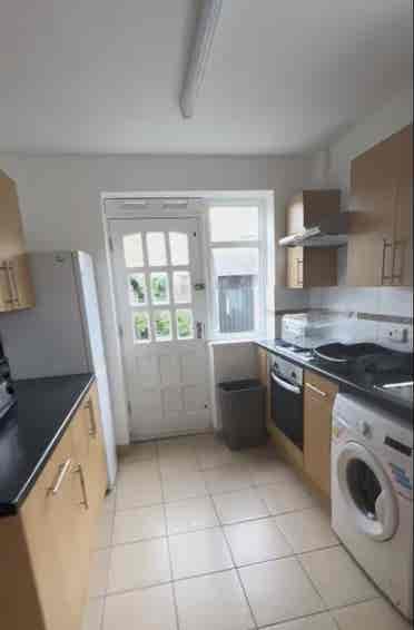 1 double bedroom near Littlemore