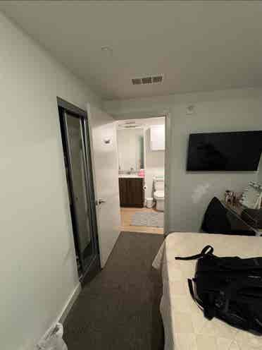 Subleasing a room- bills included!