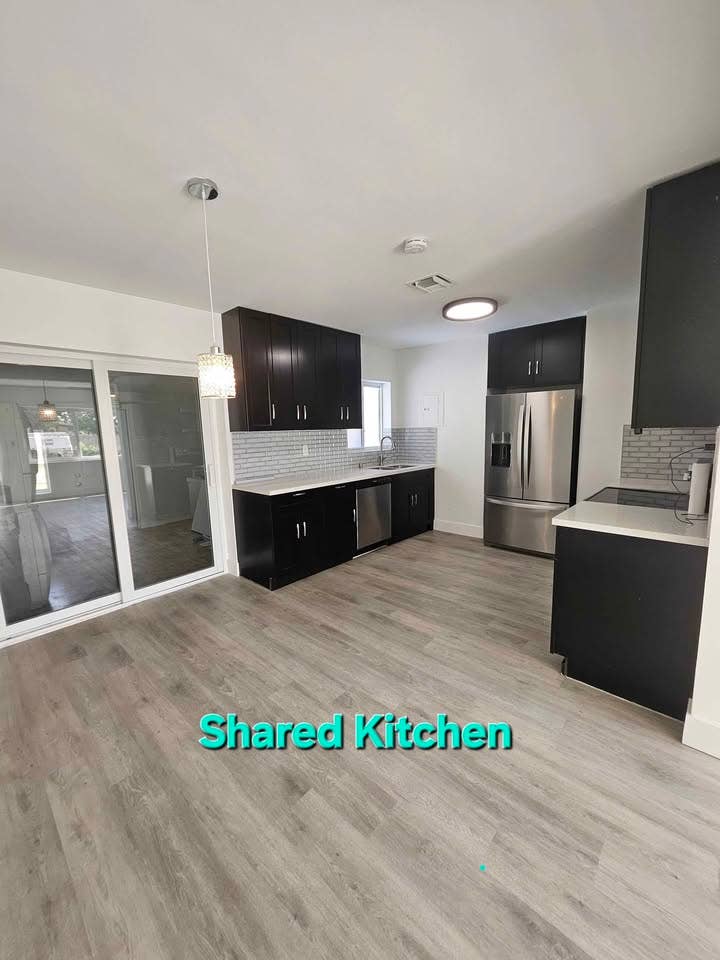 Looking for Roommates!