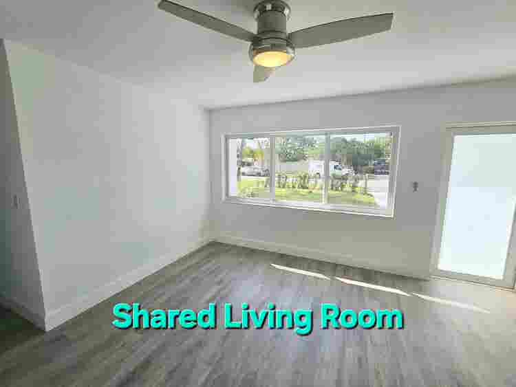 Looking for Roommates!