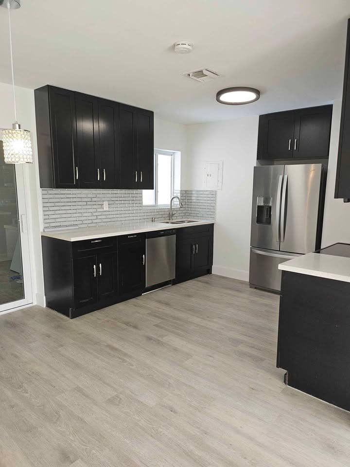 Looking for Female Roommate!