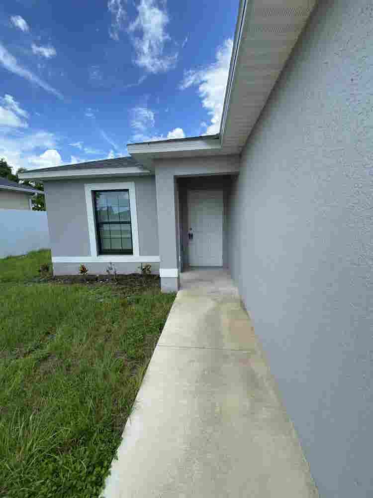 BRAND NEW DUPLEX. MOVE IN AUGUST 1
