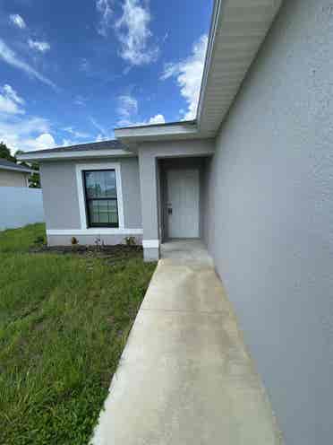 BRAND NEW DUPLEX. MOVE IN AUGUST 1