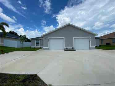 BRAND NEW DUPLEX. MOVE IN AUGUST 1