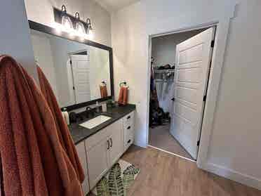 w/ detached garage, ADA unit!