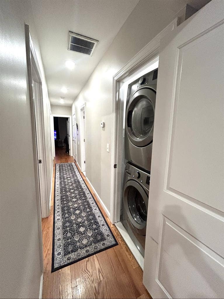 Clean &amp; Comfy Room (: