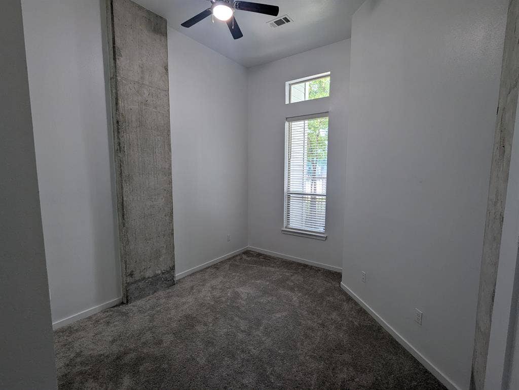Room for Rent w/ -FOOT CEILINGS!