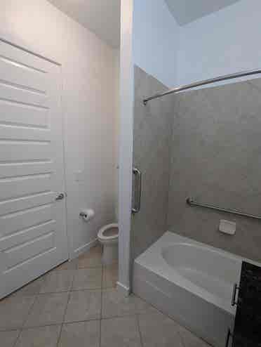Room for Rent w/ -FOOT CEILINGS!