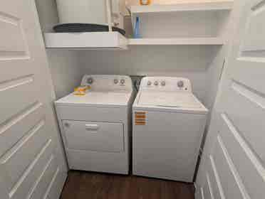 Room for Rent w/ -FOOT CEILINGS!