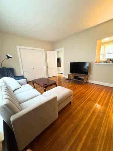 Shared Flat Near Bellarmine