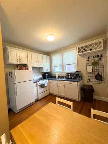 Shared Flat Near Bellarmine