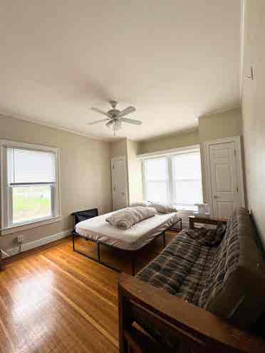 Shared Flat Near Bellarmine