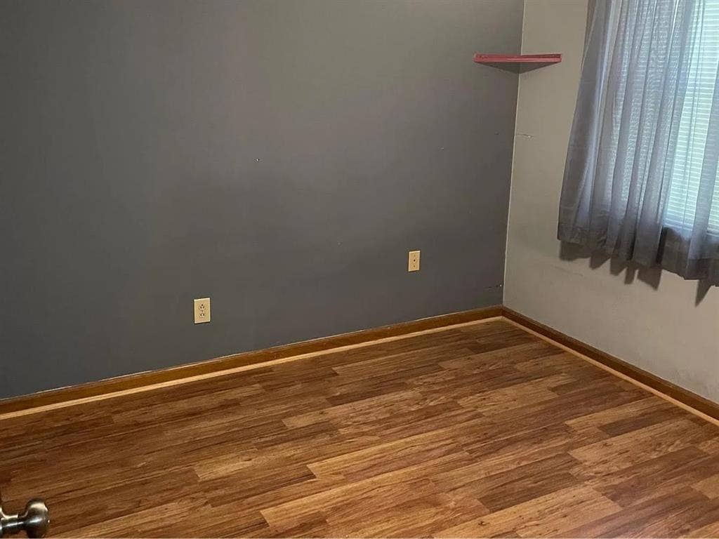 Looking for 2 roommates in Kennesaw